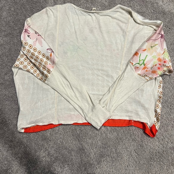 Long Sleeve Patterned Top - Picture 3 of 3